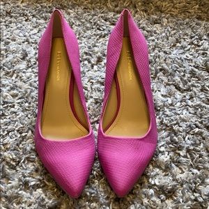 BCBG Gaminkha Magenta Reptile Pump size 9.5